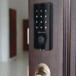 igloohome-smart-deadbolt-2s-nejtenci-chytry-zamek-kovova-seda_10